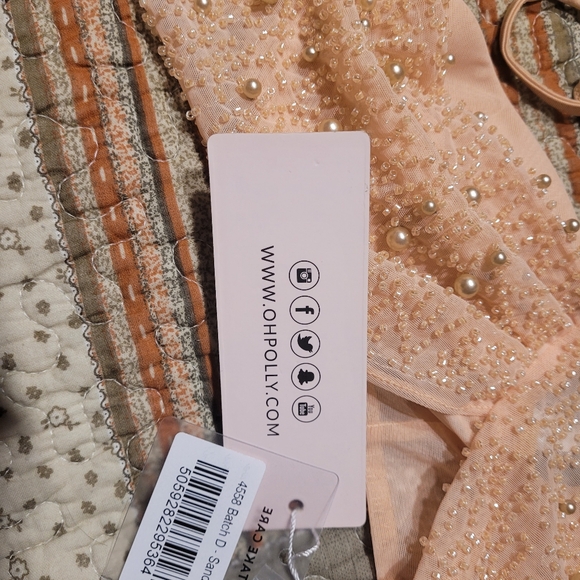 La DesiradeEmbellished Cowl Neck Crop Top in Rose or light Beige size 0 - Picture 10 of 14